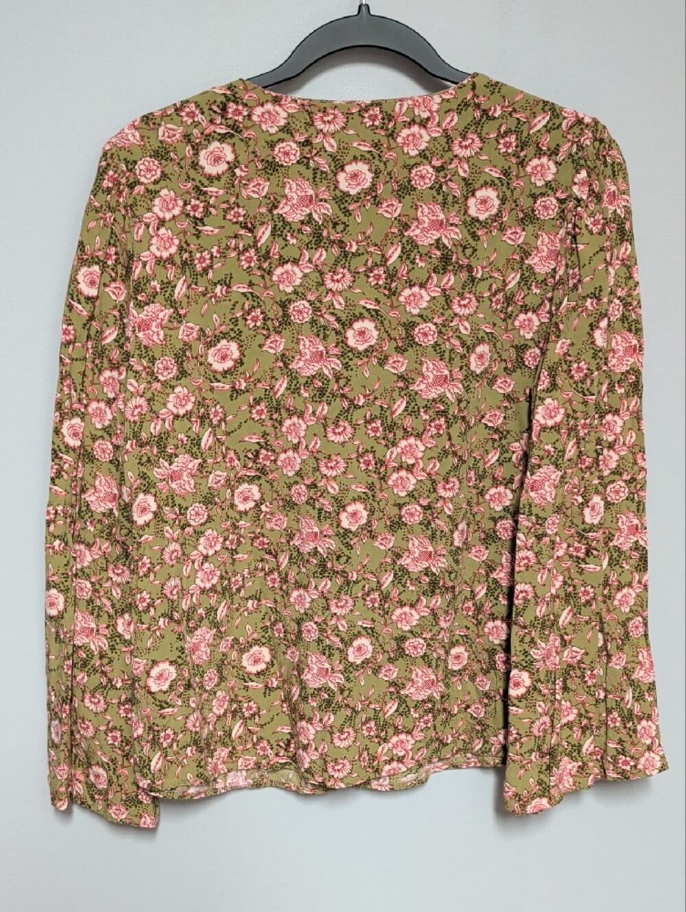 Jessica Simpson Olive and Pink Floral Scoop Neck Blouse - Picture 7 of 8